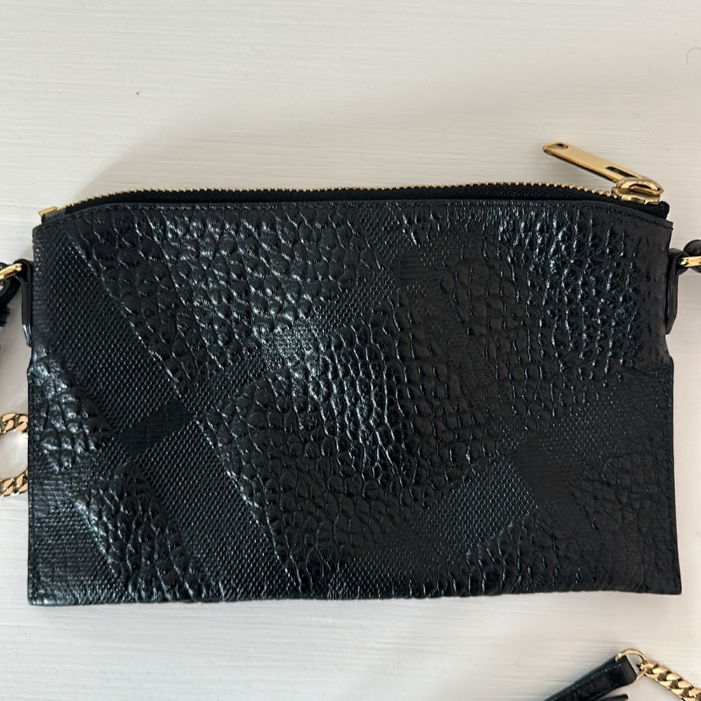BURBERRY Signature Grain Calfskin Check Embossed Peyton Crossbody Clutch Bag - Picture 7 of 11